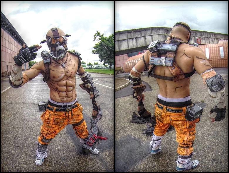 Cosplay Comp 10. Catwoman Lucy- Fairy Tail Female Venom (well count me scared and horny) Poison Oak Harley Quinn Rosalina Gurren Lagann duo Big Boss (Snake? SNA