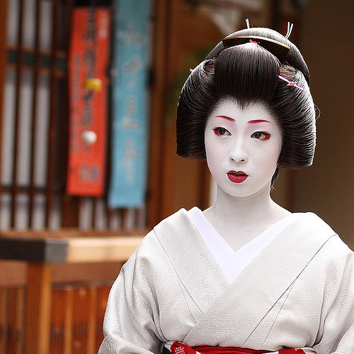 Cultural Comp: Geisha. Hey guys. I know you don’t know me but I think that’s okay. In response to seeing the recent comps displaying examples of people of diffe