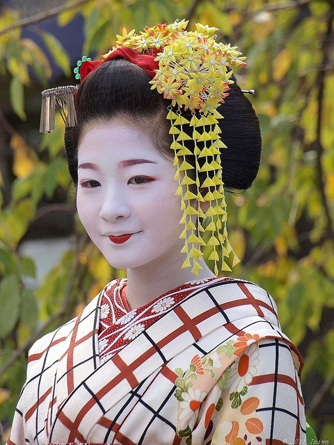 Cultural Comp: Geisha. Hey guys. I know you don’t know me but I think that’s okay. In response to seeing the recent comps displaying examples of people of diffe