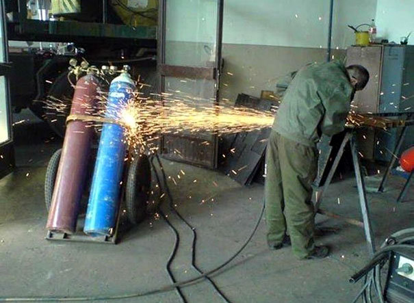 Stupid things we guys do.. This is just a comp of things that men do that make us not live as long as women may. Enjoy!.. Flagged for .